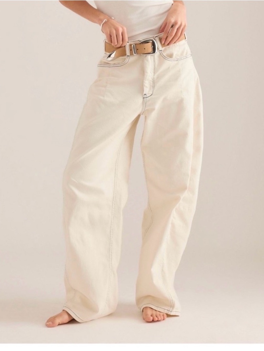 ANTHROPOLOGIE PILCRO cream barrel arc jeans contrast stitch size 27